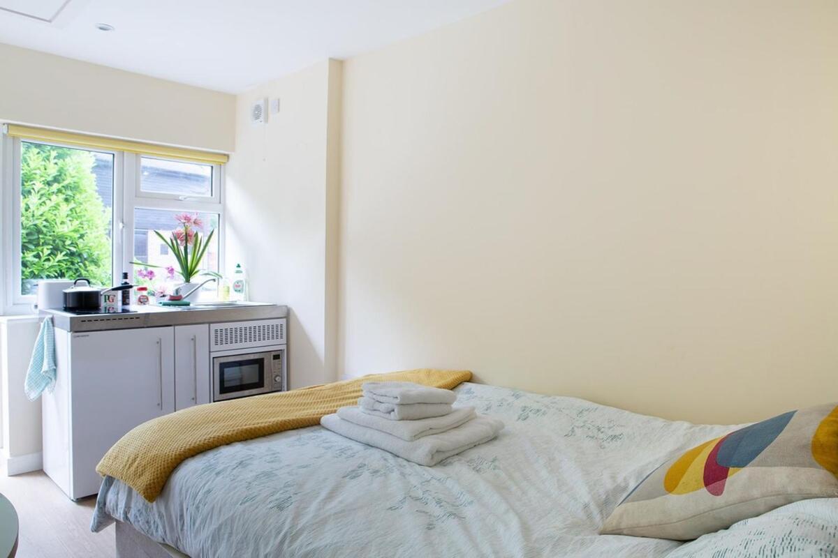 New Snug Doubleensuite In Central Forest Row Exterior photo